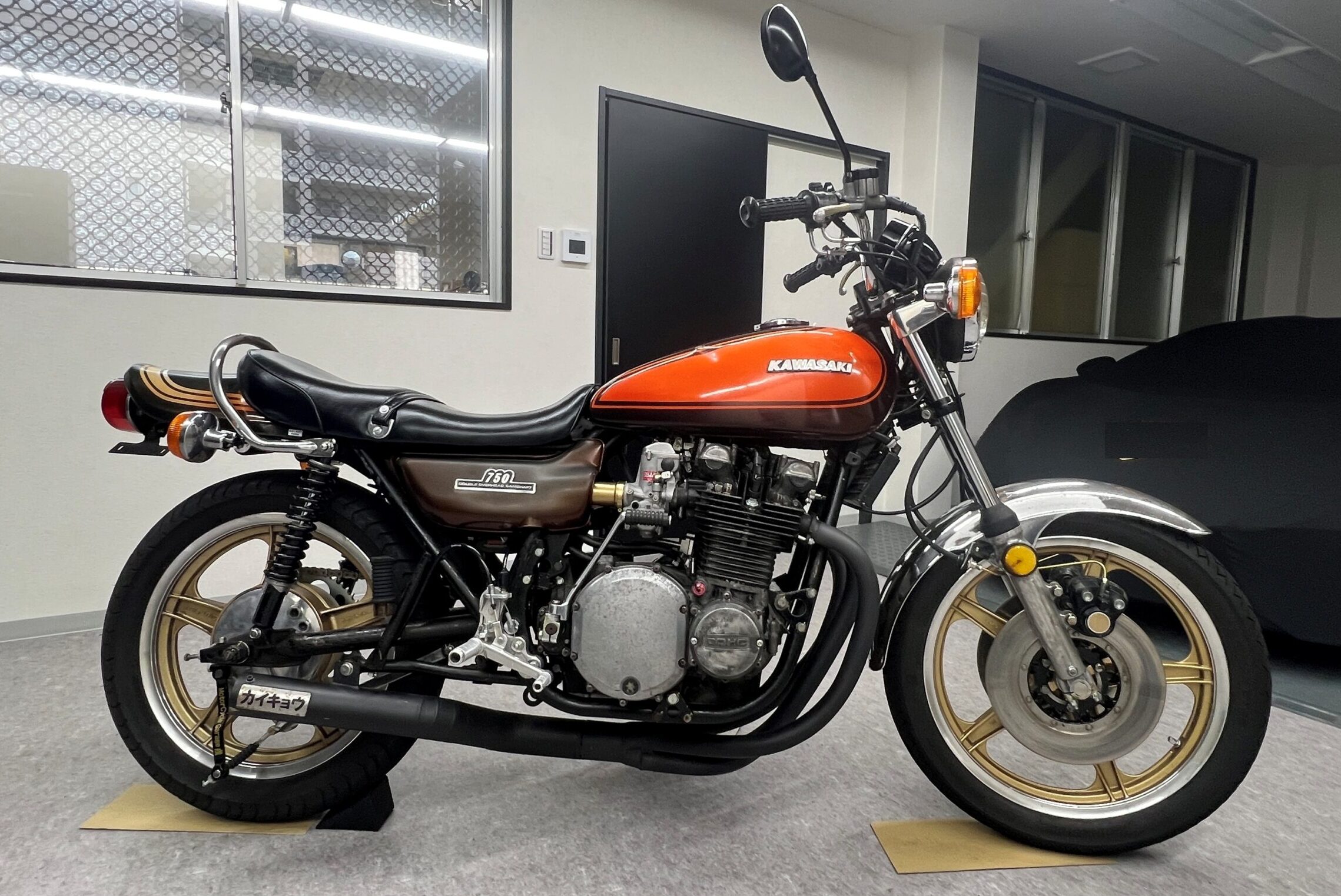 【マジベル セラミックRGC / VOCフリー】KAWASAKI Z2 施工実績のご紹介